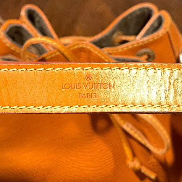 LOUIS VUITTON Noe Epi Leather Tote Drawstring Bucket Shoulder Bag GM, Mandarin - Picture 12 of 16